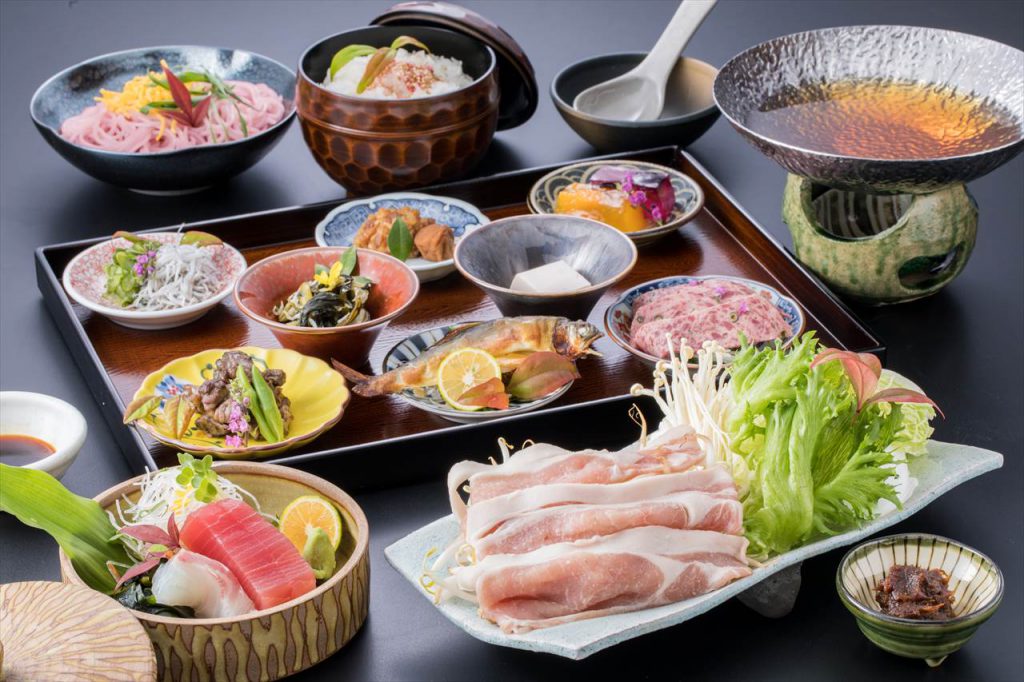 紀州梅豚の特製ごんぼ味噌鍋　和歌山県各地域の食材　２５００円